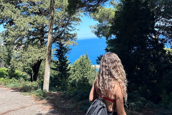 Vlore Speedboat Tour to Sazan Island & Haxhi Ali Cave