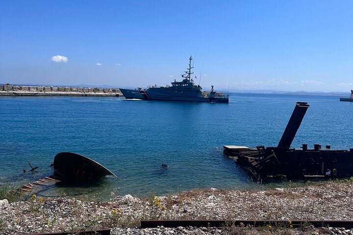 Vlore Speedboat Tour to Sazan Island & Haxhi Ali Cave