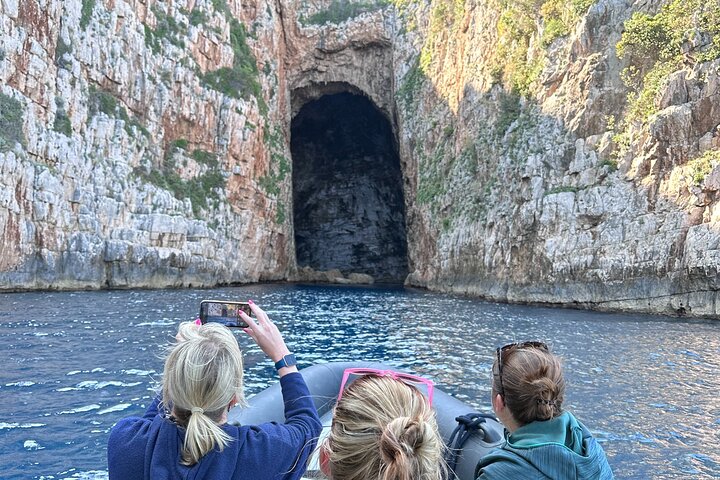 Vlore Speedboat Tour to Haxhi Ali Cave