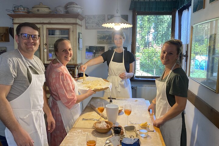 Cooking class in Tuscan Villa near Cortona