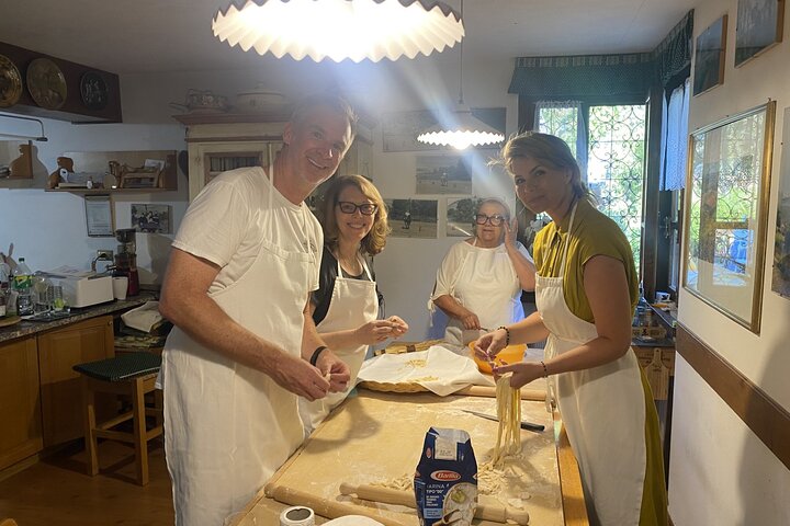 Cooking class in Tuscan Villa near Cortona