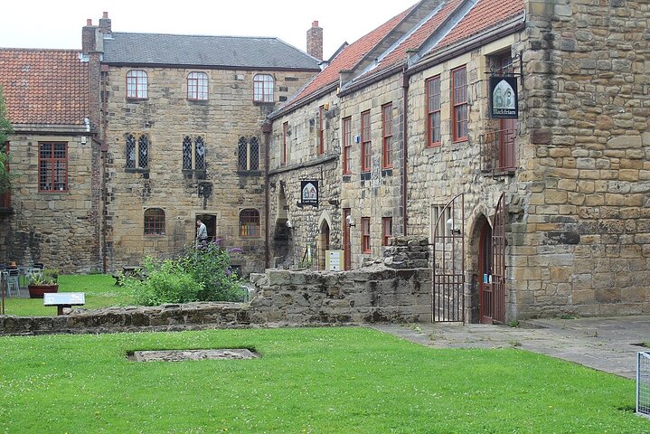 90 minute Old Newcastle Walking Tour - FREE castle entry