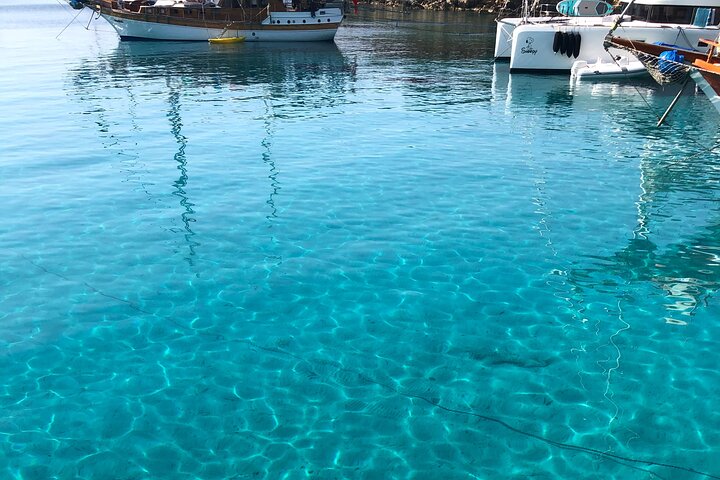 6 Hours Private Charter Boat Tour with Lunch in Bodrum