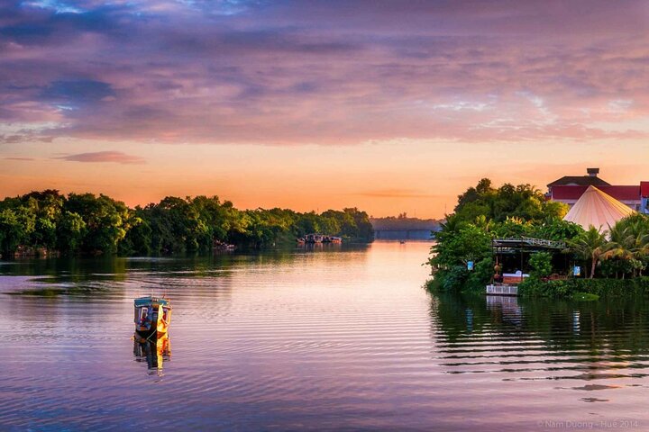 Hue: Custom Tour with Dragon Boat, Private Car & Motorbike