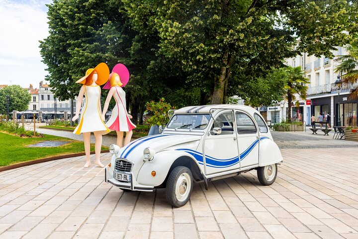 retro road trip/ Méhari, 2CV & Burton in Rochefort, La Rochelle