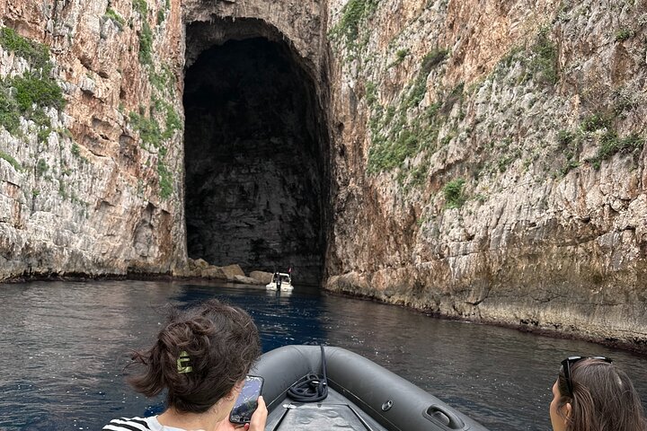 Vlore Speedboat Tour to Haxhi Ali Cave