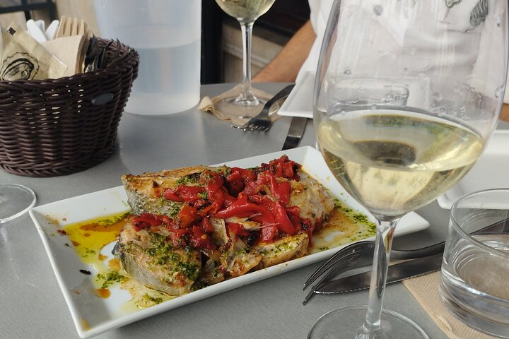 Bayonne Food Tour: Journey Through Flavors (with food and drinks)
