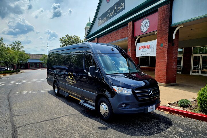 Branson VIP Wine Tasting and Dinner Tour