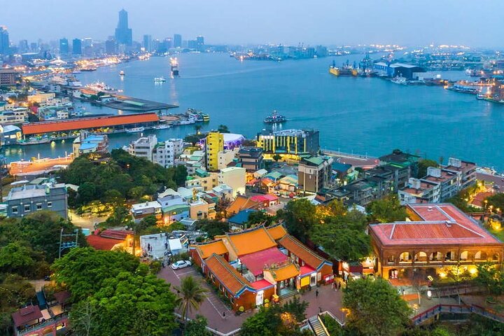 Full-Day Private Guided Tour in Kaohsiung Port Shore