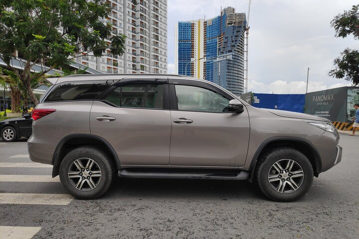 (TOP) Private car: Hanoi/Noi Bai Airport (HAN) from/to SaPa