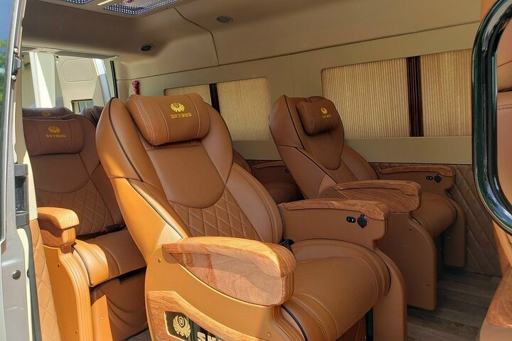 (TOP) Private car: Hanoi/Noi Bai Airport (HAN) from/to SaPa