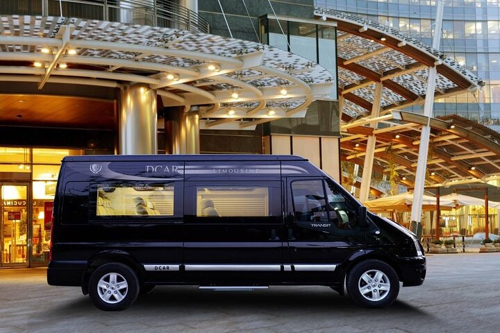 (TOP) Private car: Hanoi/Noi Bai Airport (HAN) from/to SaPa