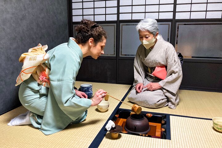 Kyoto Tea Ceremony with Kimono near Imamiya Jinjya Shrine
