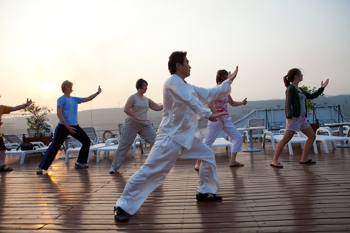 5D4N Yangtze River Cruise: Yichang to Chongqing by Century Cruise