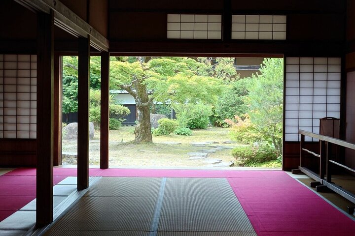 1-Day Takayama Tour: Explore Scenic Takayama and Shirakawago
