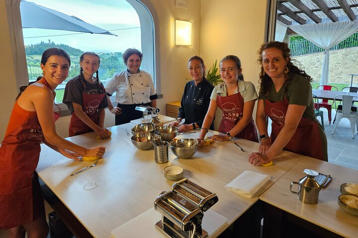 Chianti -Fresh Pasta Making Class and Sauces with Lunch or Dinner