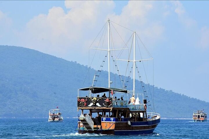 Marmaris Cleopatra Island & Gökova Bays Boat Tour with Lunch