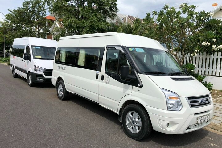 (TOP) Private car: Hanoi/Noi Bai Airport (HAN) from/to Ha Long