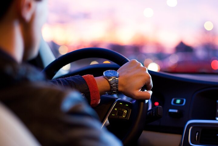 (TOP) Private car: Hanoi/Noi Bai Airport (HAN) from/to SaPa