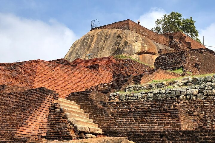 Sigiriya Rock and Jeep Safari Private Tour from Trincomalee