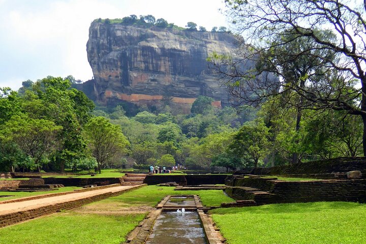 Sigiriya Rock and Jeep Safari Private Tour from Trincomalee