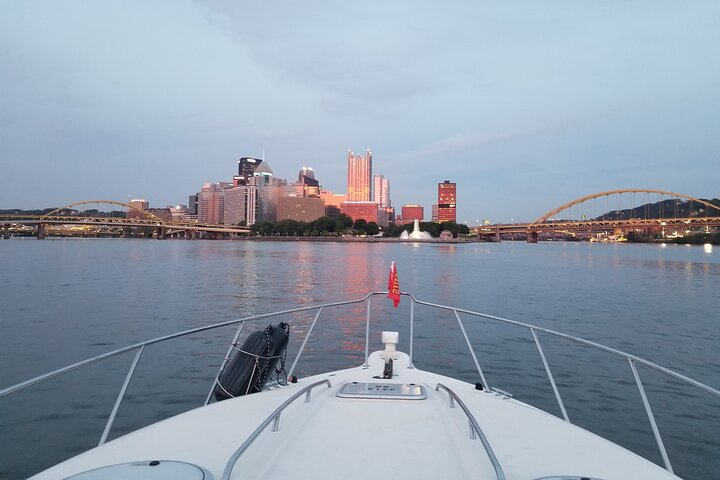 2 Hour Private Sightseeing Charter Boat Cruise