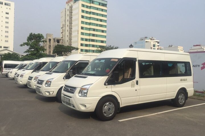 (TOP) Private car: Hanoi/Noi Bai Airport (HAN) from/to SaPa