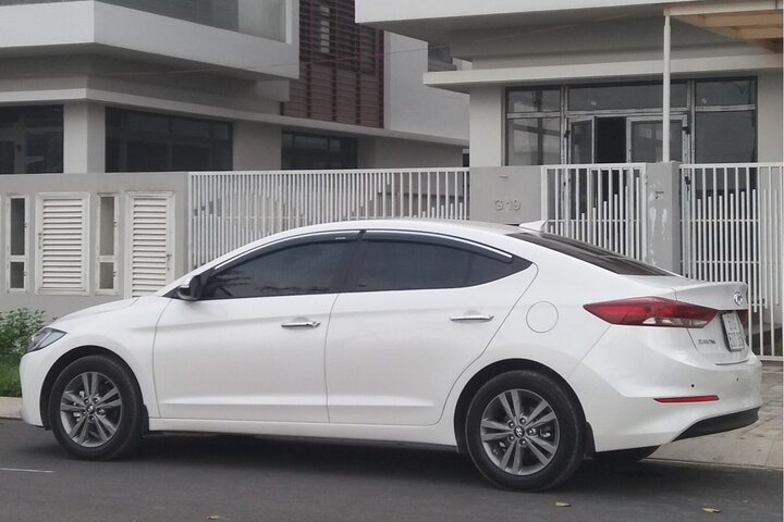 (TOP) Private car: Hanoi/Noi Bai Airport (HAN) from/to SaPa