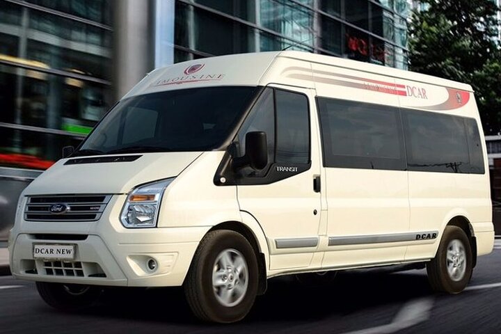 (TOP) Private car: Hanoi/Noi Bai Airport (HAN) from/to SaPa