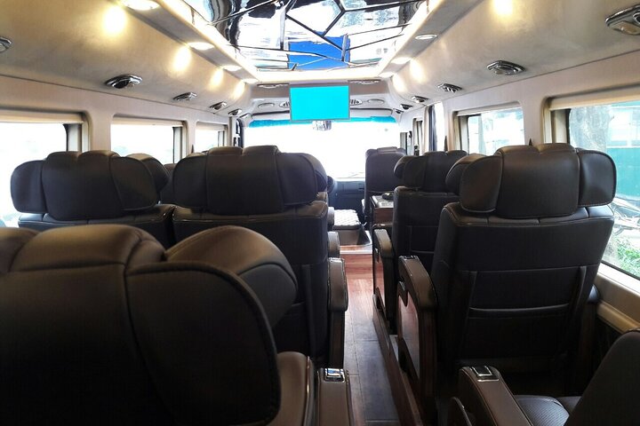(TOP) Private car: Hanoi/Noi Bai Airport (HAN) from/to SaPa
