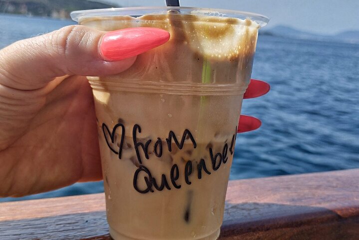 "QueenBee" Full-Day Boat Trip with Lunch