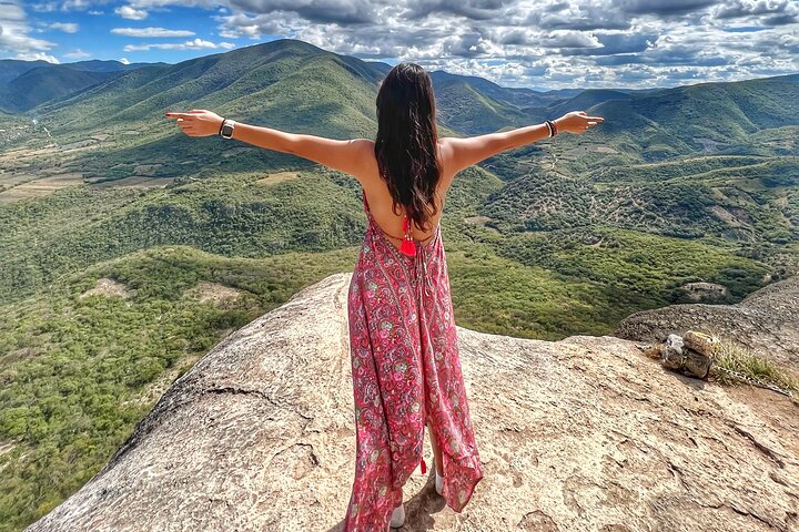 Private Tour: Monte Albán, Hierve el Agua, Teotitlán and Mezcal