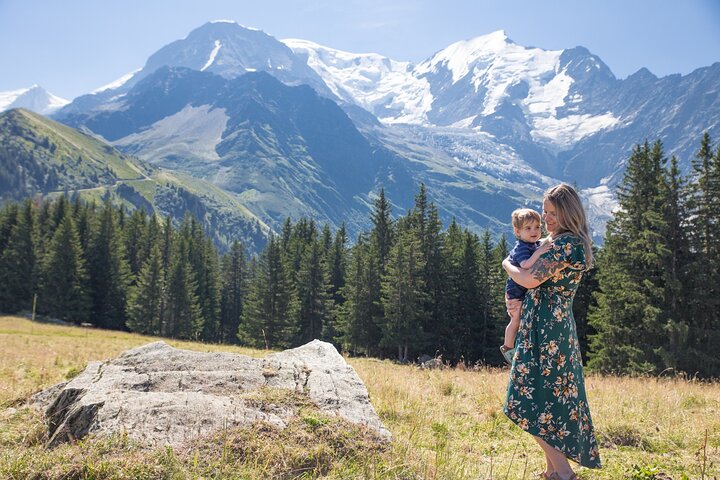 Private Photoshoot Tour in Annecy