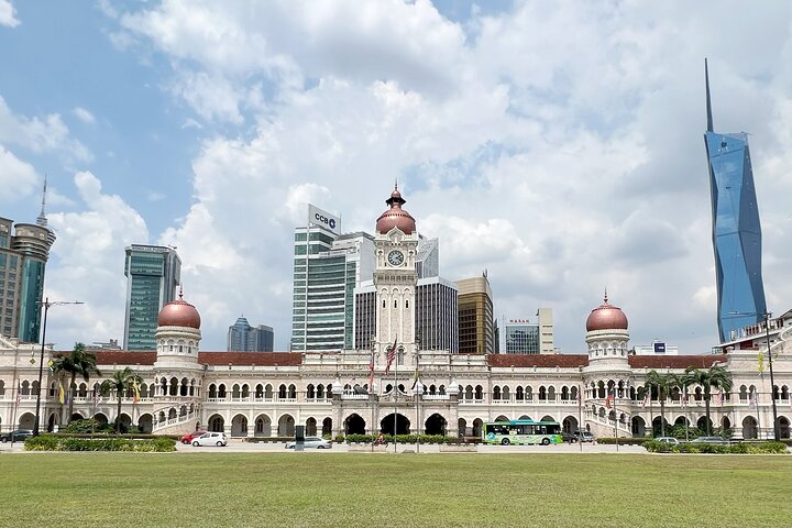 From Singapore: Private Kuala Lumpur / Malacca tour + SKY DINING