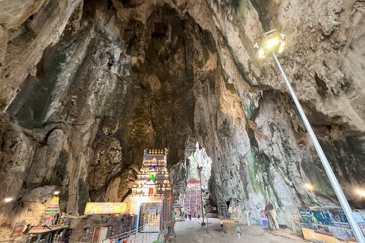 From Singapore: Private Kuala Lumpur / Malacca tour + SKY DINING