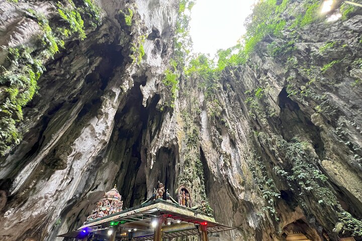 From Singapore: Private Kuala Lumpur / Malacca tour + SKY DINING