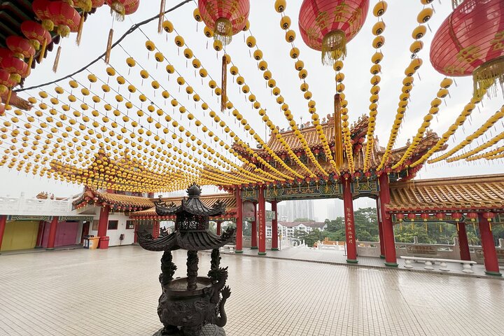 From Singapore: Private Kuala Lumpur / Malacca tour + SKY DINING