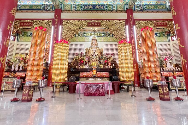 From Singapore: Private Kuala Lumpur / Malacca tour + SKY DINING