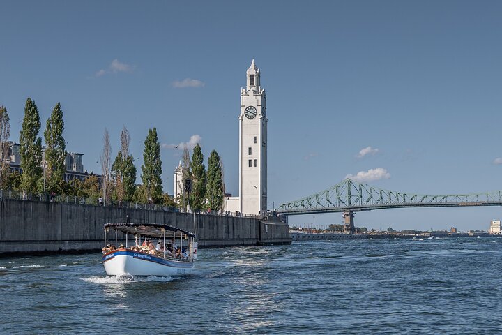 Montreal: Guided Electric Boat Cruise in Small Group