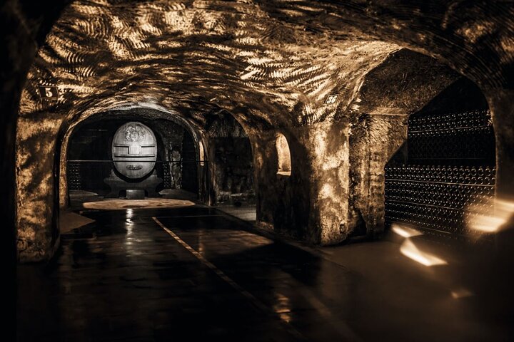 Private Champagne Tour Veuve Clicquot, Moet & Chandon from Reims