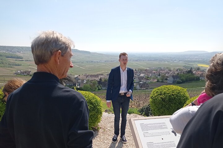 Private Champagne Tour Veuve Clicquot, Moet & Chandon from Reims