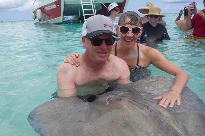 3-Stop Stingray City, Reef Snorkel & Starfish Point Tour