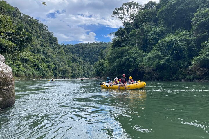Full-Day Rafting in Jondachi & Hollin Class IV Tena, Ecuador