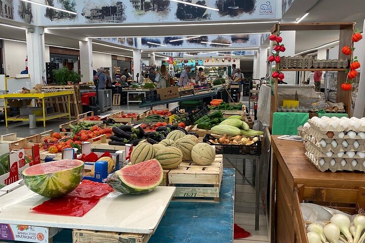 Food and wine tour of Pescara Vecchia on foot