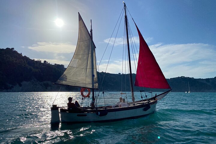 Private Traditional Sailboat Tour of the Conero Riviera