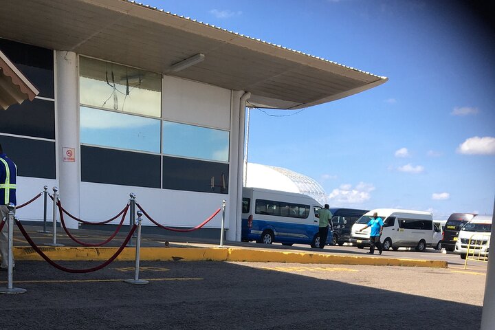 St Kitts & Nevis Airport Roundtrip Transfers