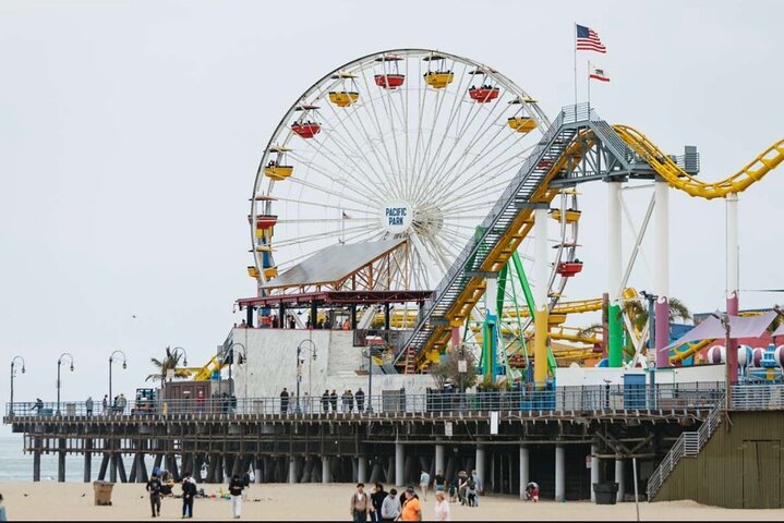 Best of Los Angeles Guided City Tour with 4 Stops & Free Time