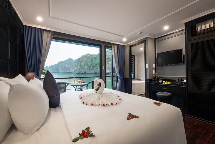 2-Day Ha Long-Lan Ha Bay-Bai Tu Long Bay 5 Star Cruises & Balcony