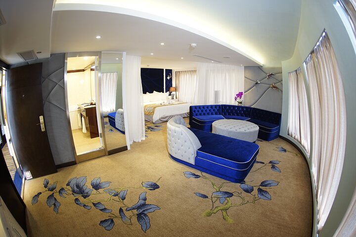 5D4N Yangtze River Cruise:Yichang to Chongqing by Victoria Cruise