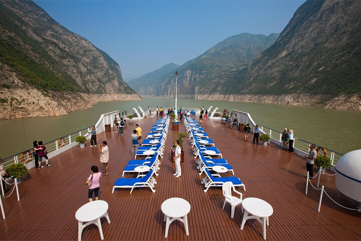 5D4N Yangtze River Cruise:Yichang to Chongqing by Victoria Cruise
